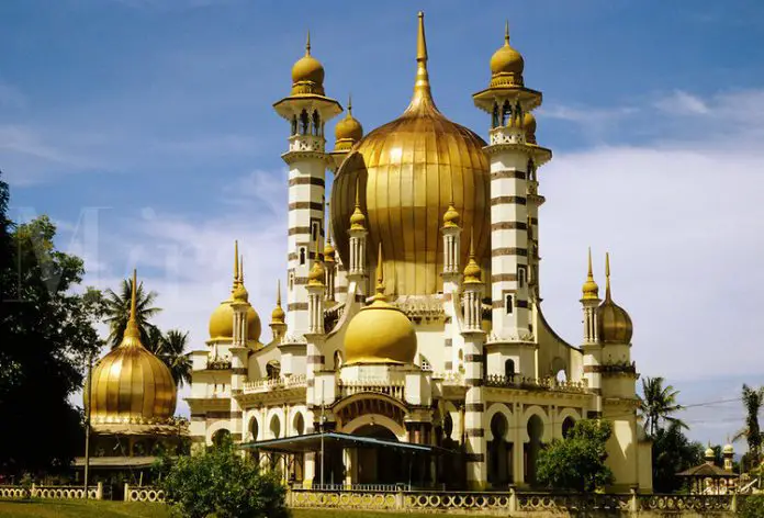 20 Most Beautiful Mosques in Malaysia