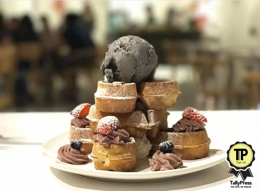 Fourspoons Dessert Cafe