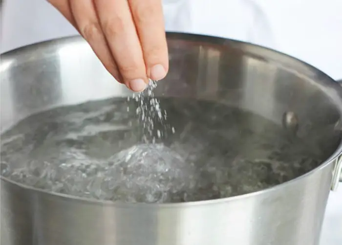 Pasta-Cooking Mistake #2: You Neglect To Salt The Water