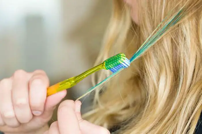 Old Toothbrush Hack #2: Apply Your Hair Dye