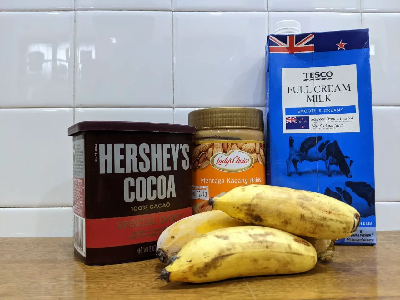 ingredients for a chocolate peanut butter smoothie