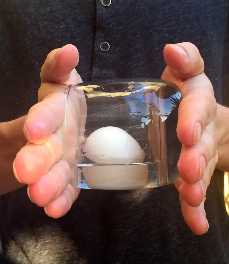 Ways To Peel Hard-Boiled Eggs #4: The Shaking-And-Shelling Method