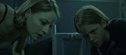 Jodie Foster and Kristen Stewart in "Panic Room"