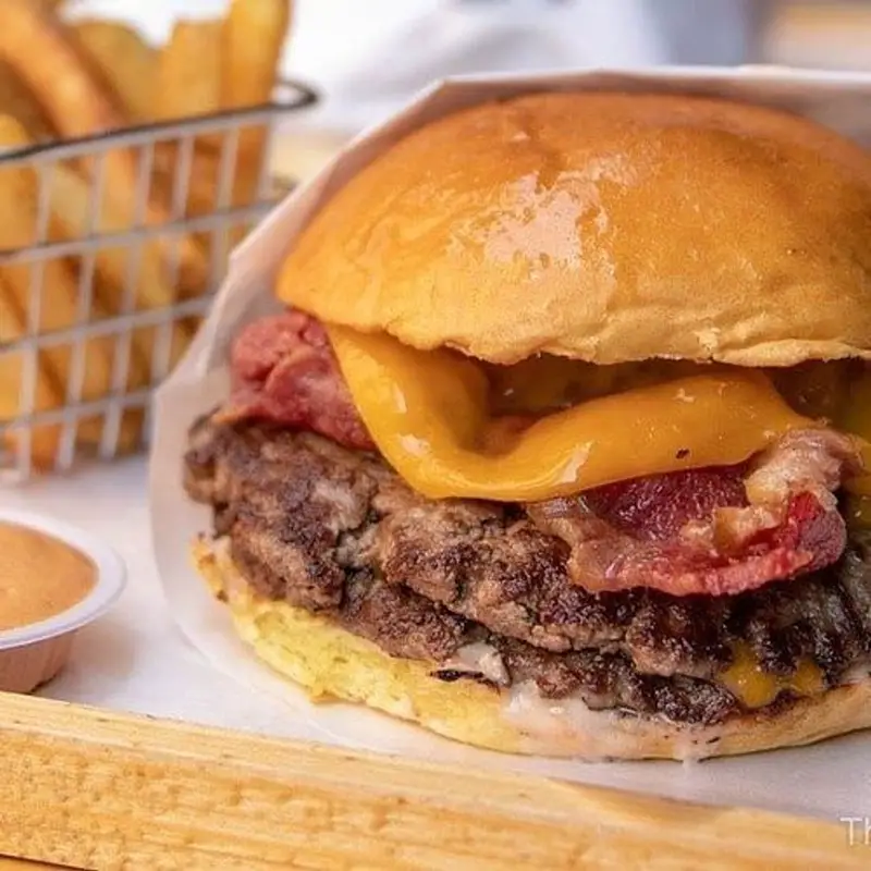 Smashed Burger: Burger on 16