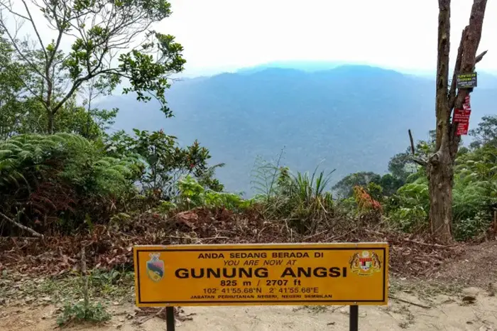 Hiking Trails: Mount Angsi (Gunung Angsi)