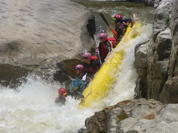 Experience Whitewater Rafting @ Selangor River